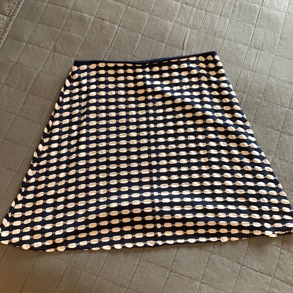 Sophie Max navy and white skirt.
